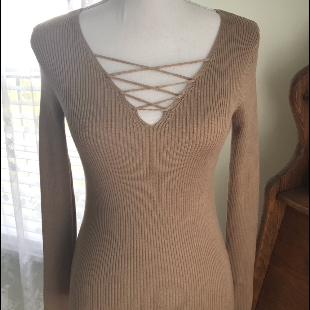 ⭐️5/$20⭐️Lace Front V-Neck Sweater Sz M